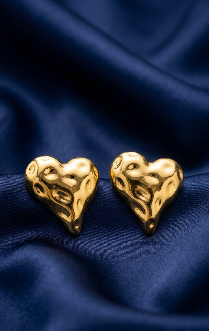 Textured Heart Statement Earrings 🫶🏻