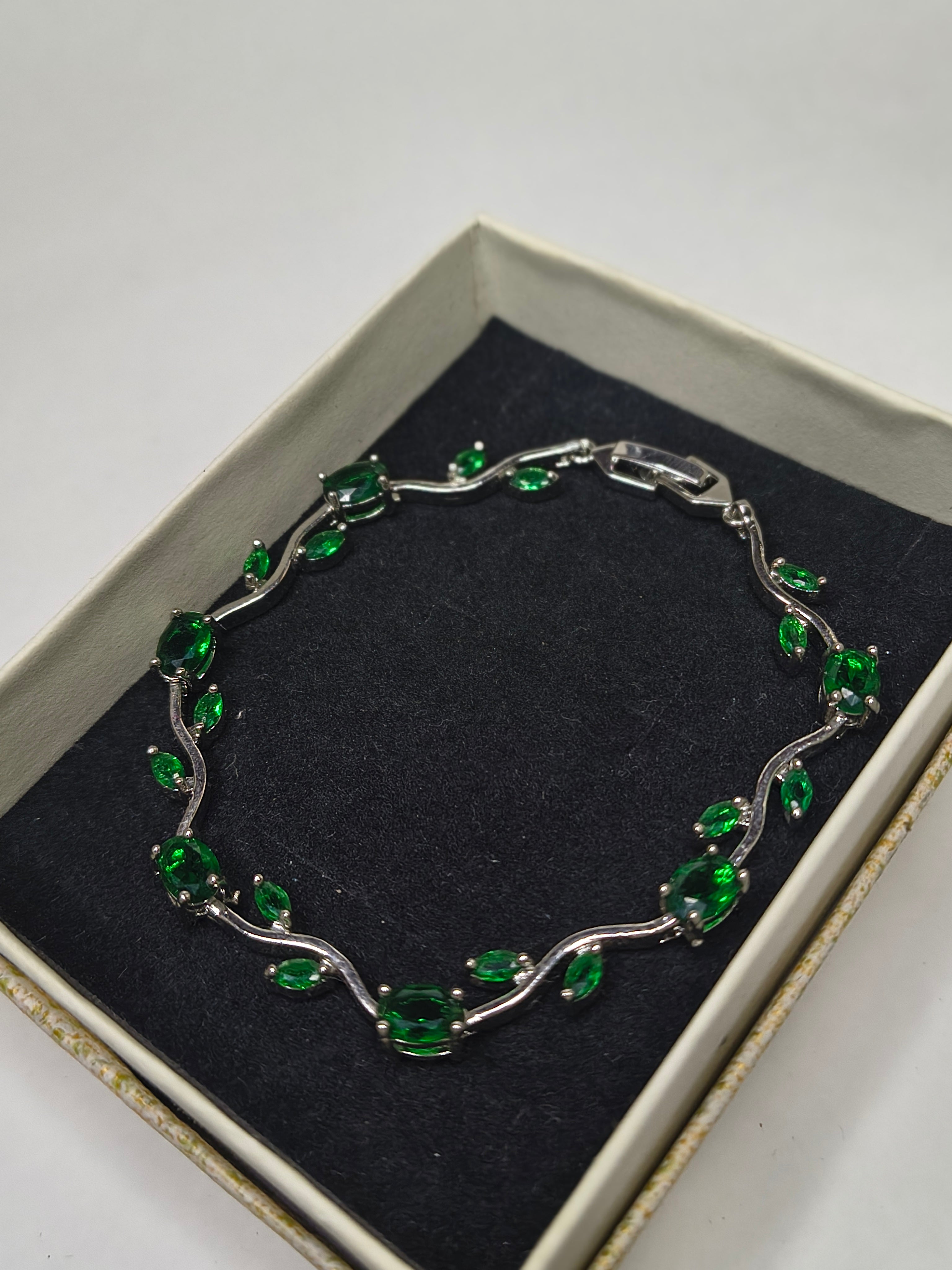 Green Tulip bracelet ( silver)