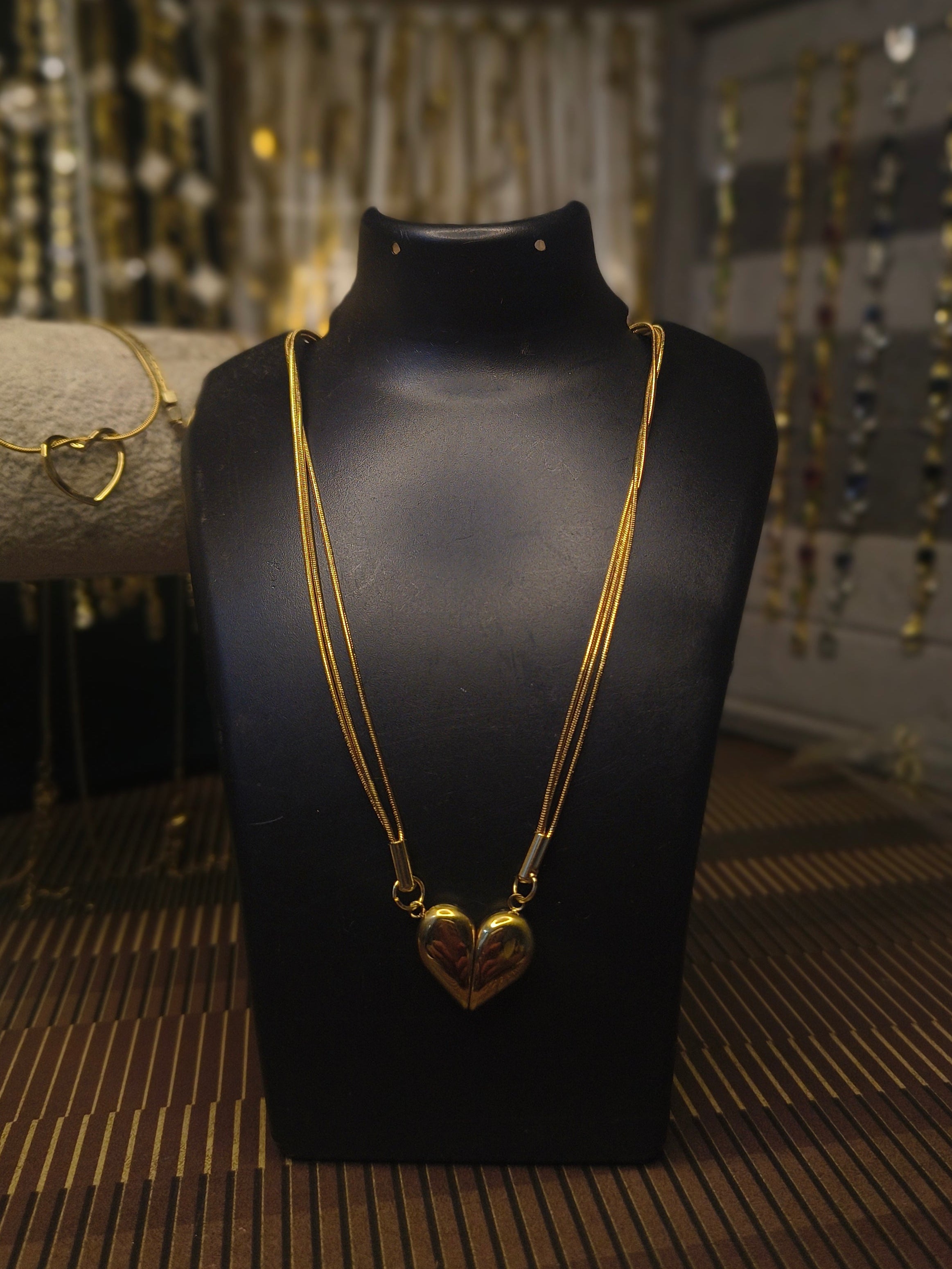 magnetic heart necklace