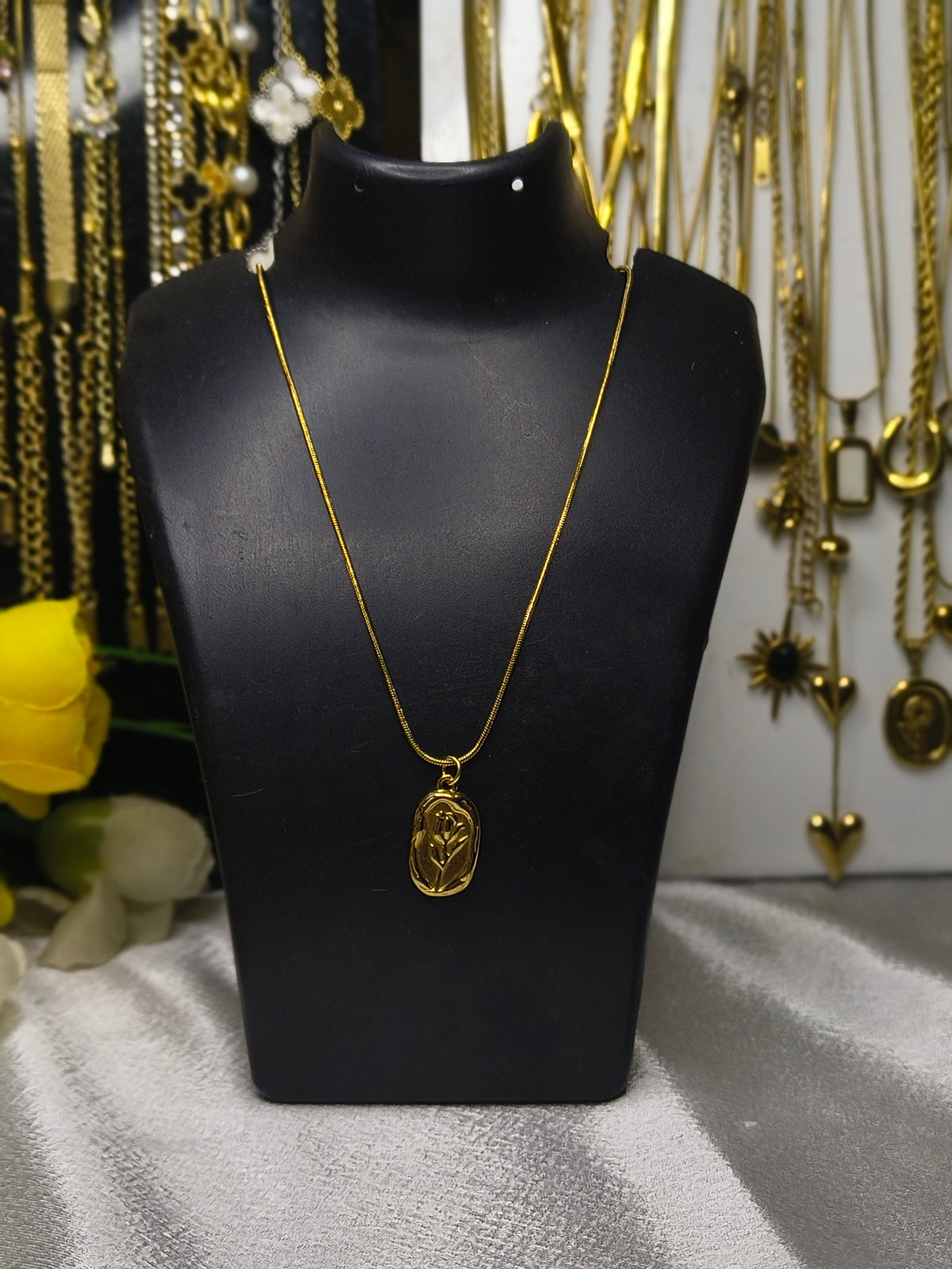 Golden Rose Chain 💫