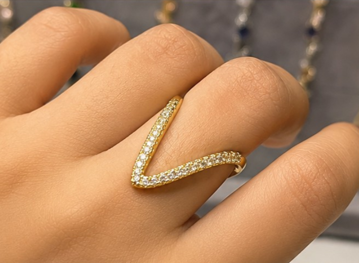 Golden V Ring (Adjustable)
