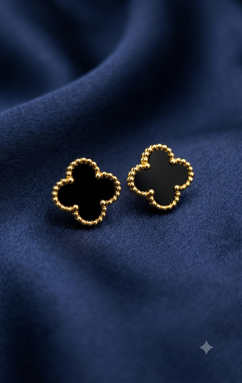 Clover Stud Earrings (black)