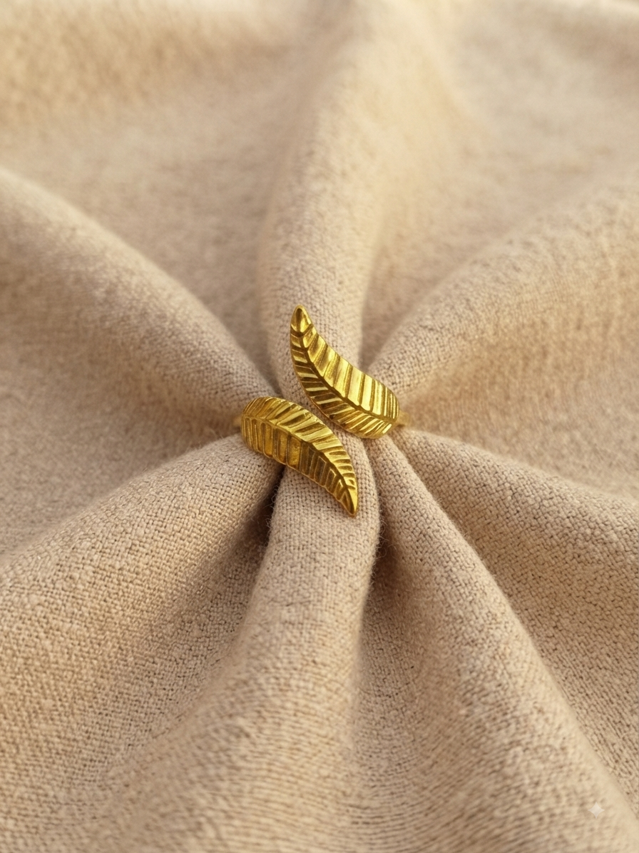 Everleaf Adjustable Ring ✨