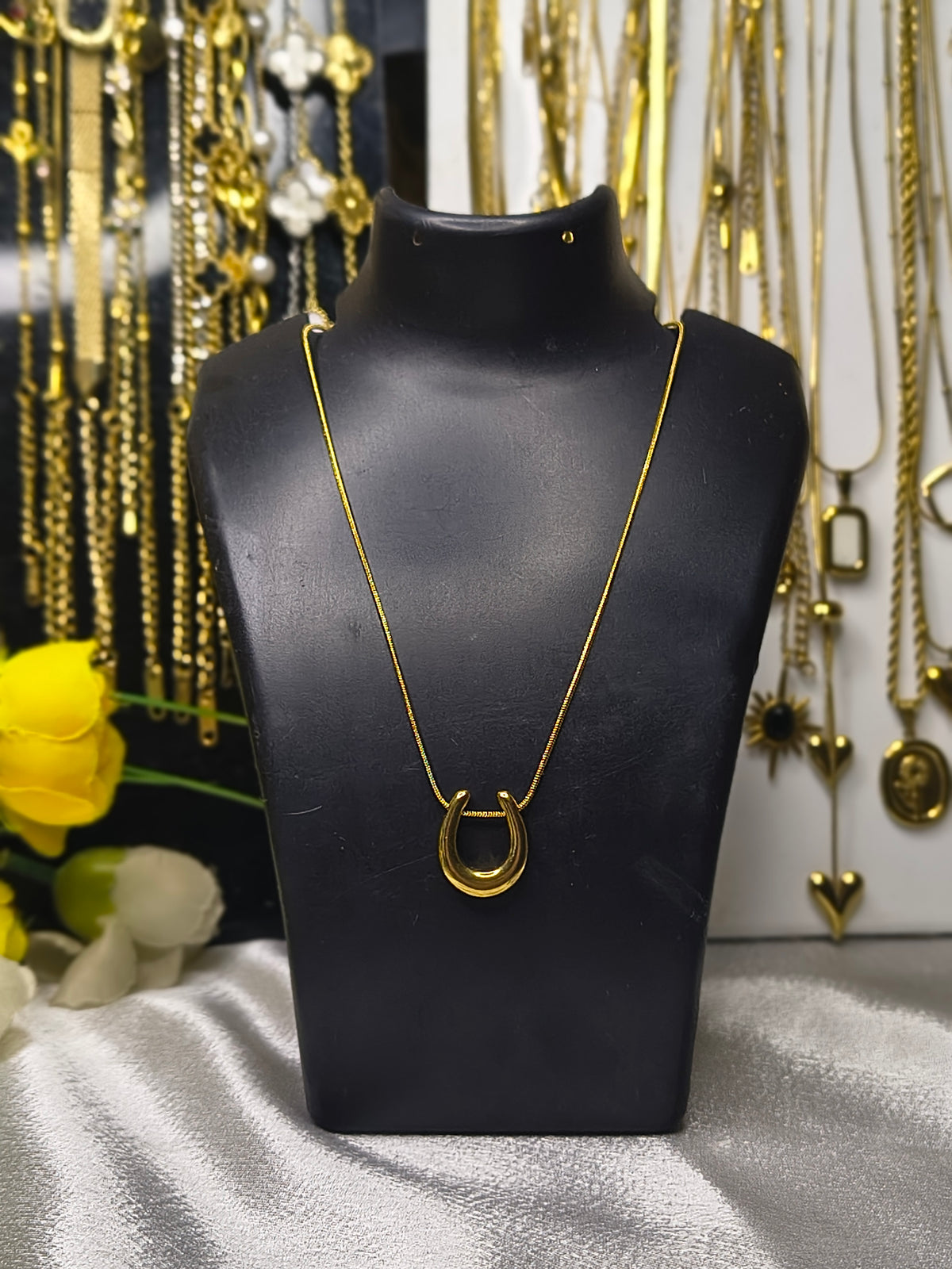 U Curve Chain ✨