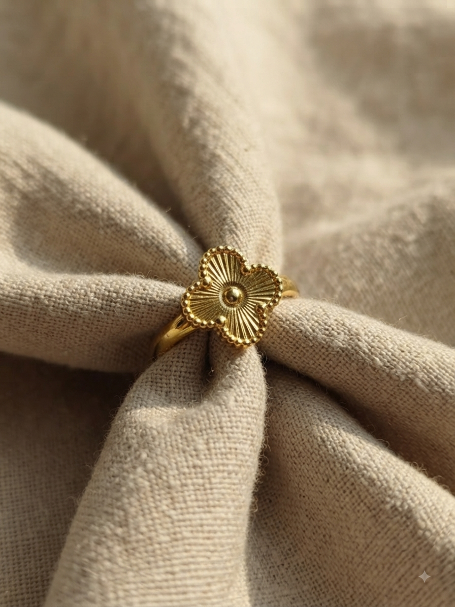 clover Adjustable Ring (Golden)