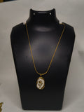 Minimal rose chain